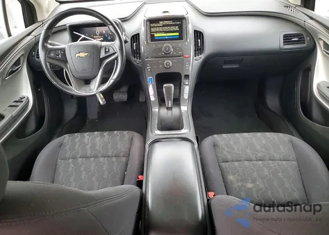 2014 Chevrolet Volt z USA, uszkodzony, nr VIN 1G1RE6E44EU143985
